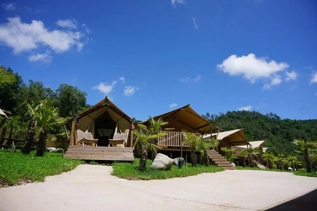 Can Bora Lodges Las Serras