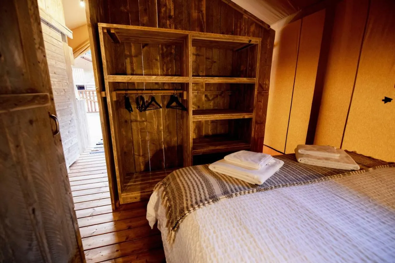 Can Bora Lodges Las Serras 0*,