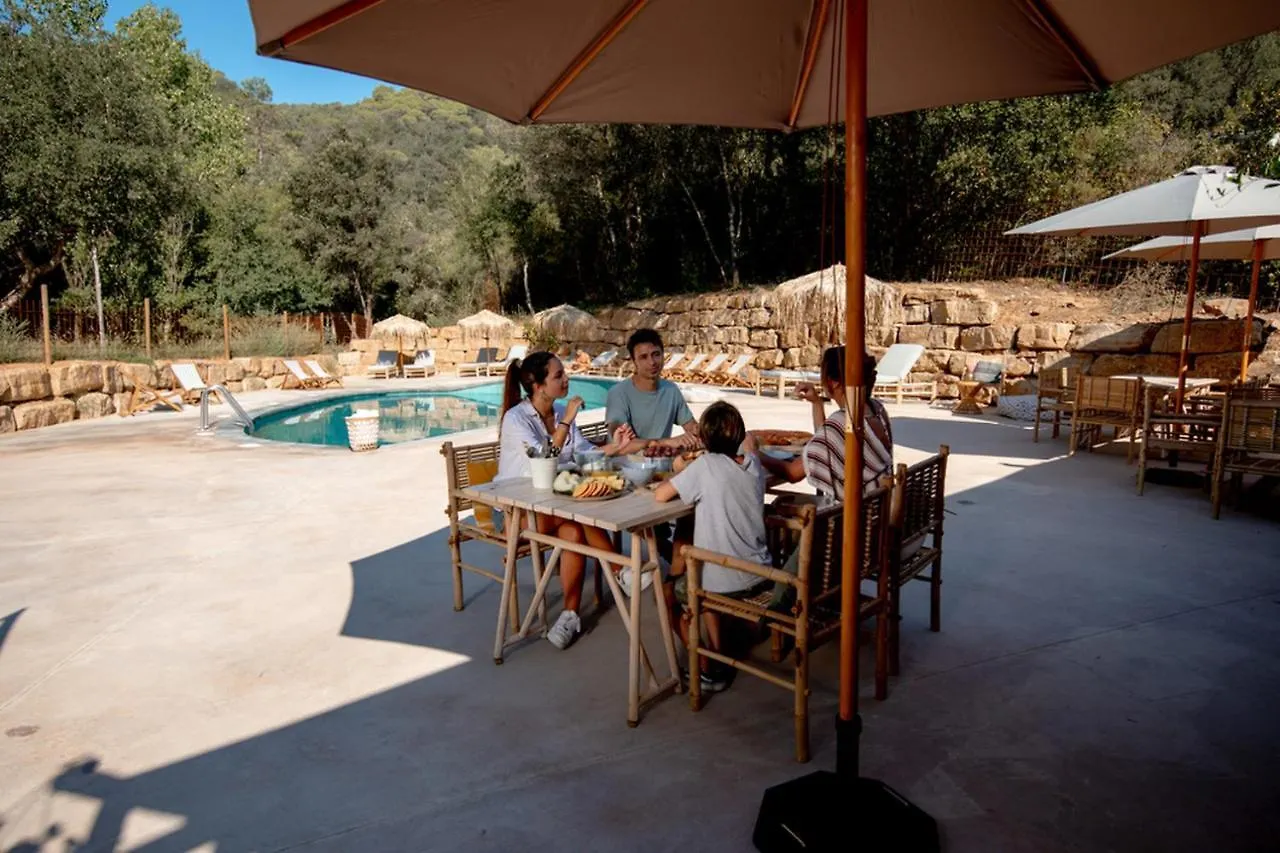 Glamping Can Bora Lodges Las Serras إسبانيا
